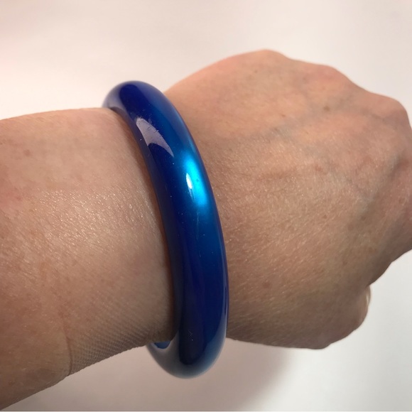 Vintage Acrylic Blue Iridescent Bangle Bracelet - Picture 1 of 7
